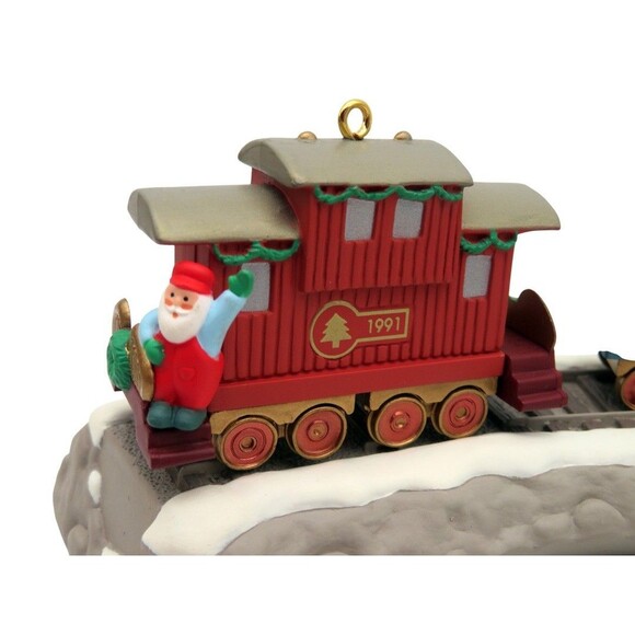 Hallmark Claus & Co Railroad Collection 4 Train Cars And Trestle Display Stand - Picture 7 of 8